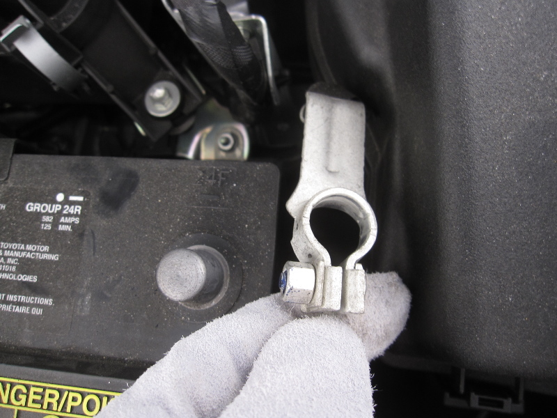 How-To-Change-Replace-Battery-Toyota-Camry-109