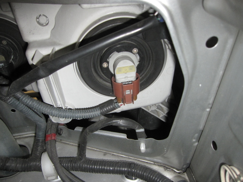 Toyota 4Runner Low Beam Headlight Bulb