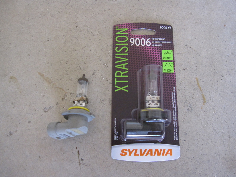 Toyota 4Runner Low Beam 9006 Headlight Bulb