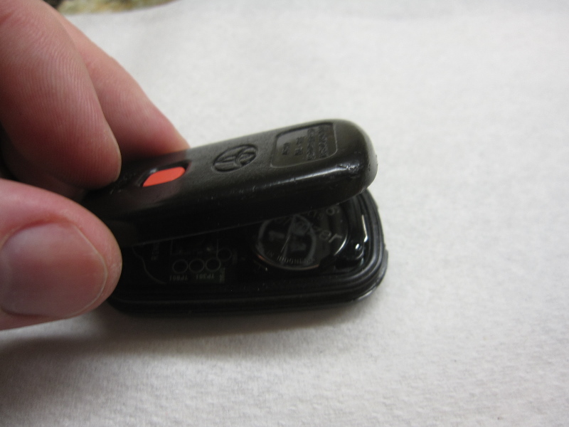 Toyota-Key-Fob-Battery-Replacement-Guide-112