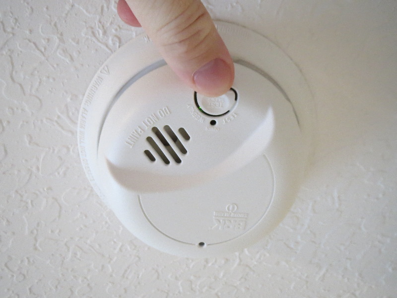 How-To-Change-Replace-Smoke-Alarm-Battery-08