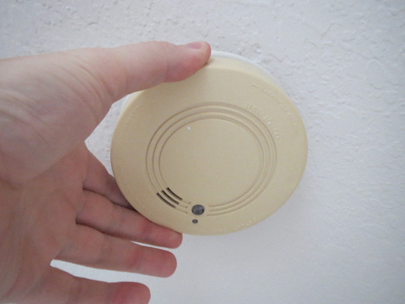 How-To-Change-Replace-Smoke-Alarm-Battery-11