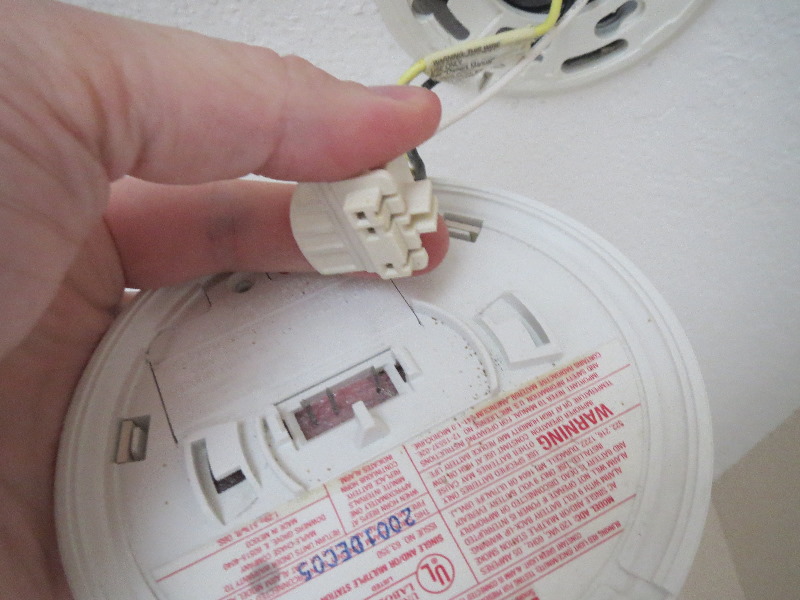 How-To-Change-Replace-Smoke-Alarm-Battery-14