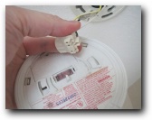 How-To-Change-Replace-Smoke-Alarm-Battery-14